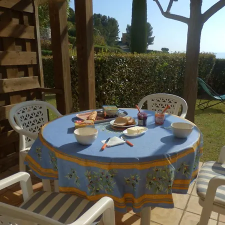 3 Pieces Duplex Avec Piscine, Clim, Wifi Et Parking - Fr-1-504-681 * Saint-Raphaël